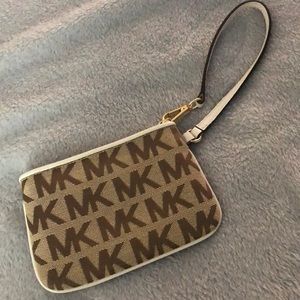 Micheal kors wristlet